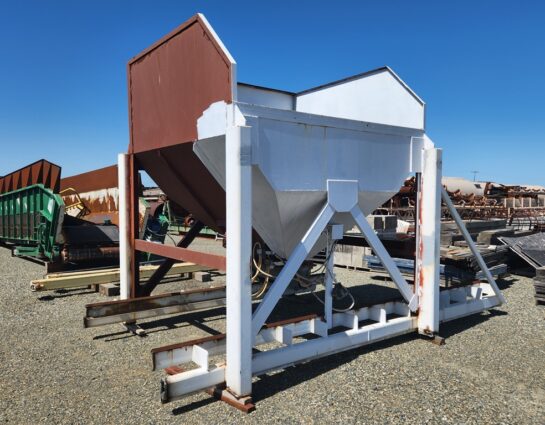 Hopper 8’ x 8’ 10” x 8’ tall, with new 36” x 12” clam gate discharge, - Image 2