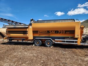 2015 Doppstadt SM-720 Portable Rotary Trommel Screen