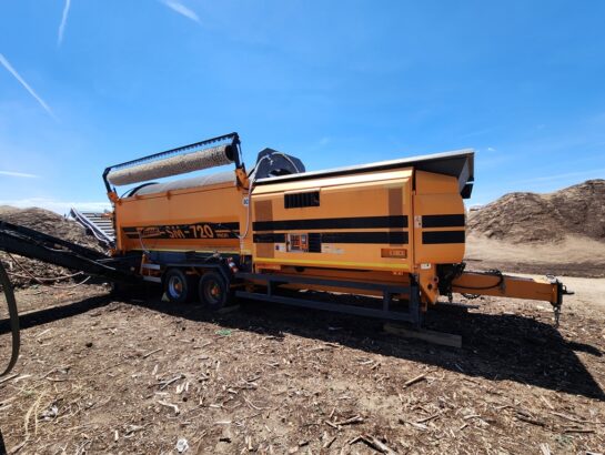 2015 Doppstadt SM-720 Portable Rotary Trommel Screen - Image 3