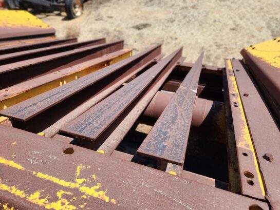 EXTEC Heavy Duty Hydraulic Tipping Vibrating Grizzly - Image 5
