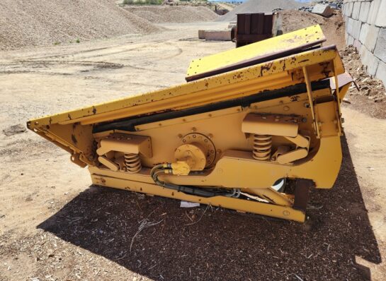 EXTEC Heavy Duty Hydraulic Tipping Vibrating Grizzly - Image 6