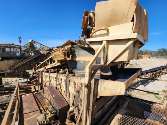 WASH PLANT - 2003 Fab Tec Aggregate Wash Plant 5' x 16' 3 Deck Screen - 36" x 25' Sand Screw - Image 6