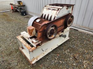 Waste Wood Hammer-Hog / Jacobson 2425 Top Feed Hammer-Hog for Waste Wood