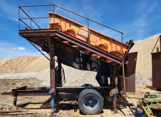 VIBRATING SCREEN - KOLBERG 6’ wide x 12’ long Single Deck Incline Vibrating Screen