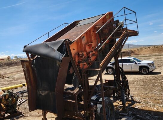 VIBRATING SCREEN - KOLBERG 6’ wide x 12’ long Single Deck Incline Vibrating Screen - Image 3