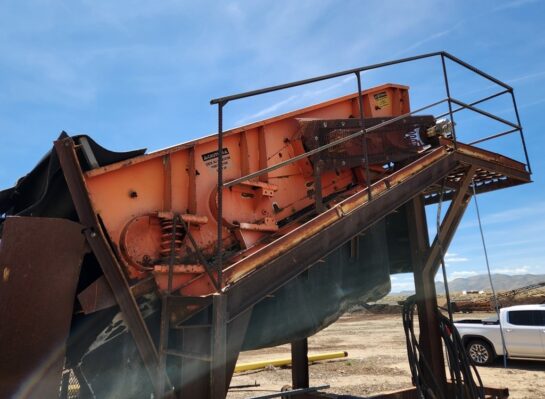 VIBRATING SCREEN - KOLBERG 6’ wide x 12’ long Single Deck Incline Vibrating Screen - Image 4