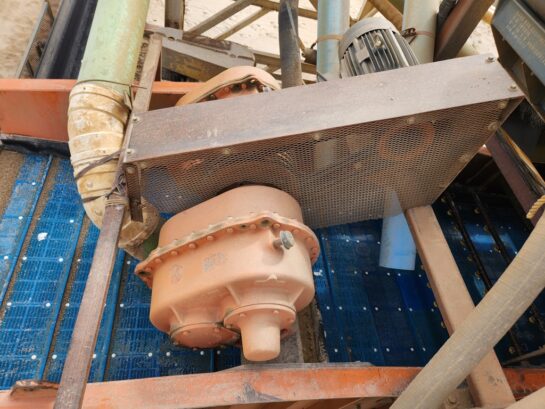 DEWATERING SCREEN - TABOR 6’ x 16’ 2 Deck Horizontal Hi-Frequency Sizing & Dewatering Screen - Image 6