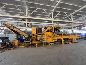 2015 VERMEER HG4000E Horizontal Hog - 500 h.p. Electric Waste Wood Recycler