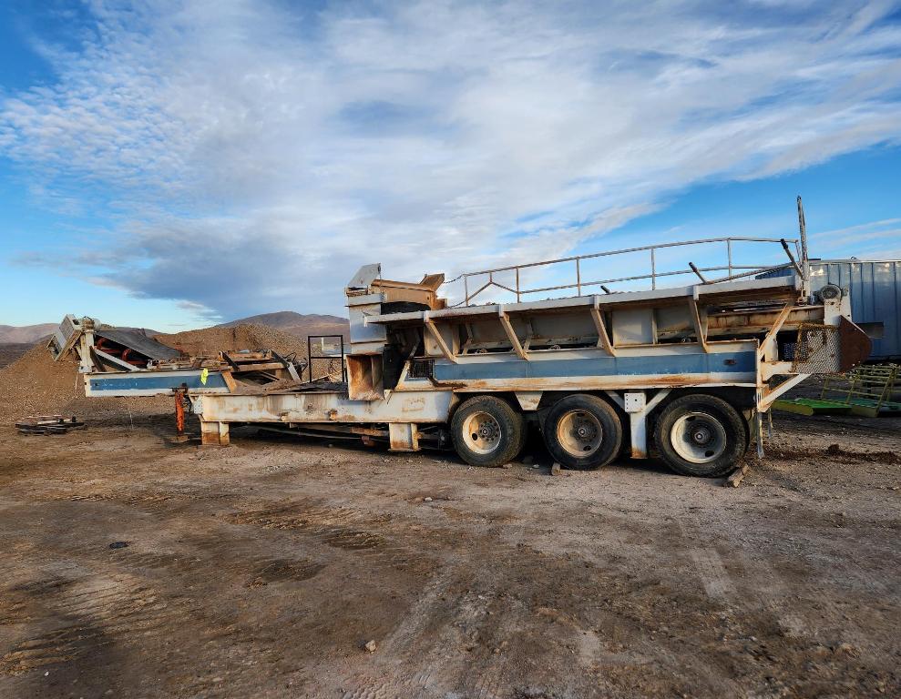 Crusher Trailer - TRI-AXLE CRUSHER TRAILER with Two Onboard Conveyors